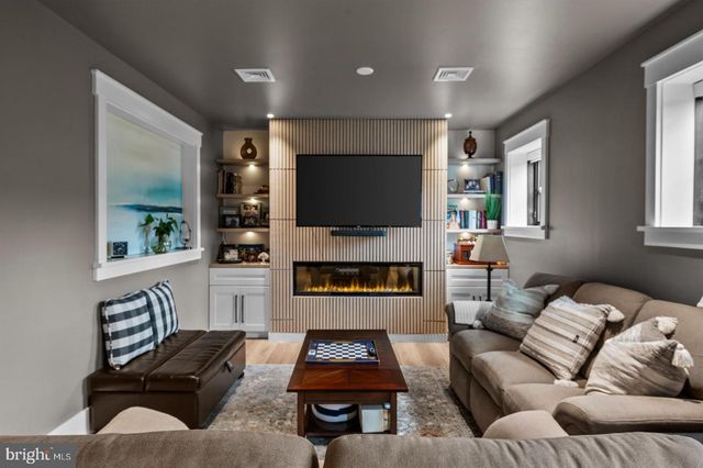 1116 BELMONT AVE, Wyomissing, PA 19610