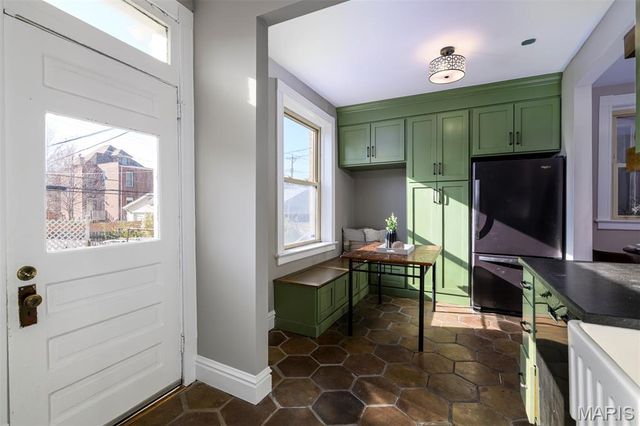 4140 Shaw Boulevard, St Louis, MO 63110