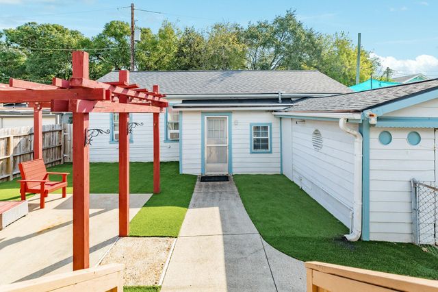 4719 Avenue R, Galveston, TX 77551