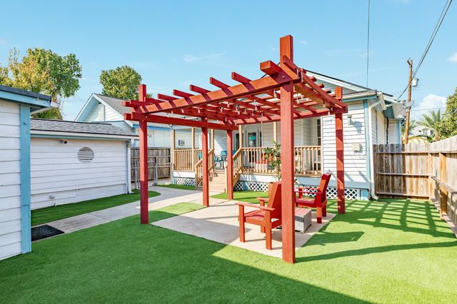 4719 Avenue R, Galveston, TX 77551