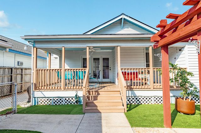 4719 Avenue R, Galveston, TX 77551