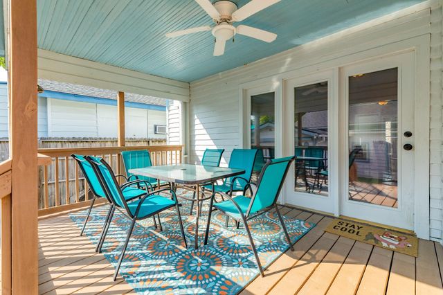 4719 Avenue R, Galveston, TX 77551