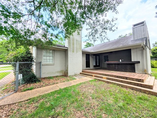 1115 Strathmore Avenue, Dothan, AL 36303