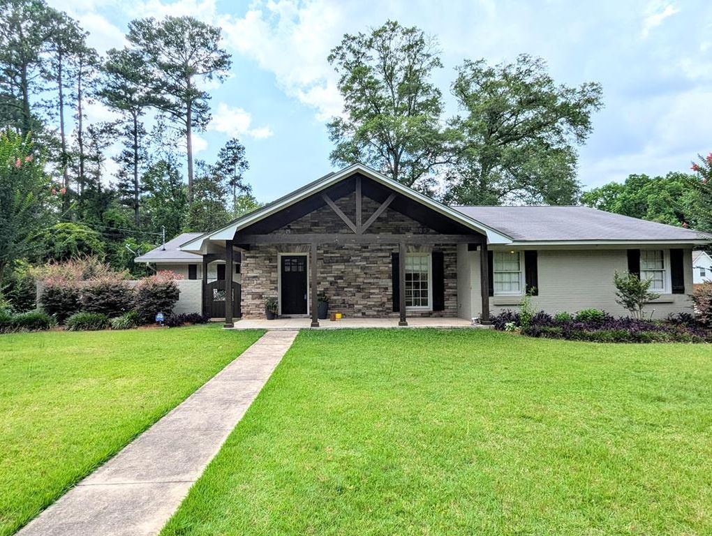 1115 Strathmore Avenue, Dothan, AL 36303