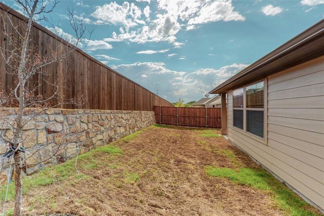 272 Tallgrass Drive, Lavon, TX 75166