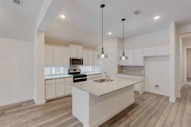 272 Tallgrass Drive, Lavon, TX 75166