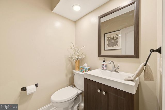 5803 MADAKET RD, Bethesda, MD 20816