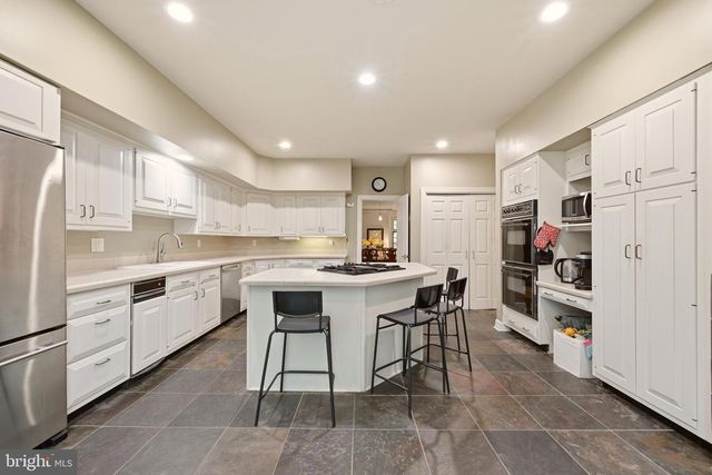 5803 MADAKET RD, Bethesda, MD 20816
