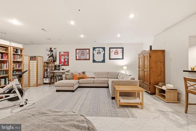 5803 MADAKET RD, Bethesda, MD 20816