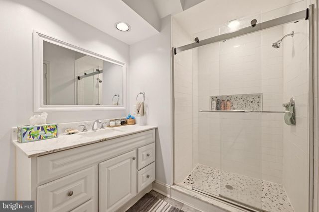 5803 MADAKET RD, Bethesda, MD 20816