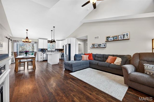 760 Glen Eagle Drive, Troy, MO 63379