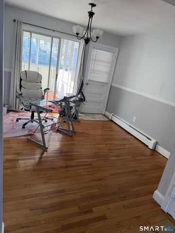 16 Fairview Drive APT 3, Danbury, CT 06810