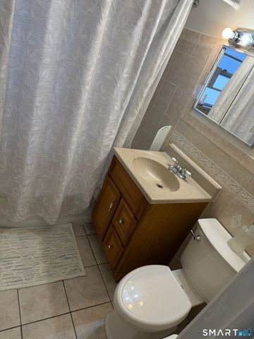 16 Fairview Drive APT 3, Danbury, CT 06810