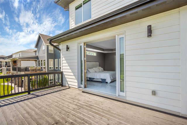 9112 Abram Drive, West Des Moines, IA 50266