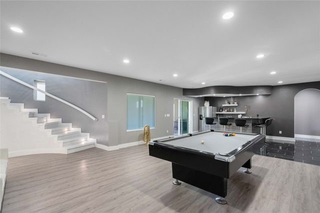 9112 Abram Drive, West Des Moines, IA 50266