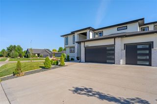 9112 Abram Drive, West Des Moines, IA 50266