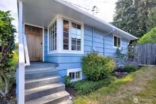 4006 32nd Avenue W, Seattle, WA 98199