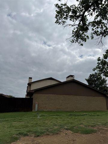 1402 S Carrier Parkway 110, Grand Prairie, TX 75051