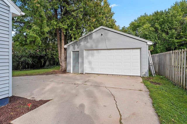 822 ARDENNES STREET, Green Bay, WI 54303