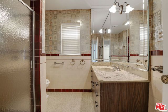 1617 Reeves Street, Los Angeles, CA 90035