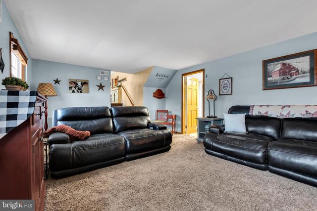 43 MORGAN RD, Aston, PA 19014