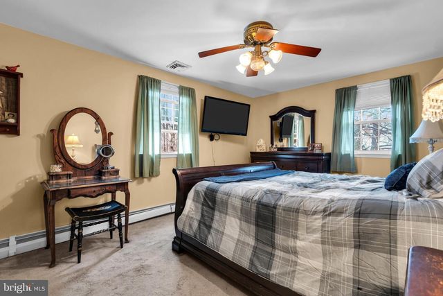 43 MORGAN RD, Aston, PA 19014