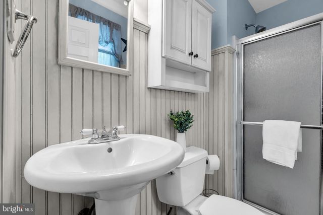 43 MORGAN RD, Aston, PA 19014