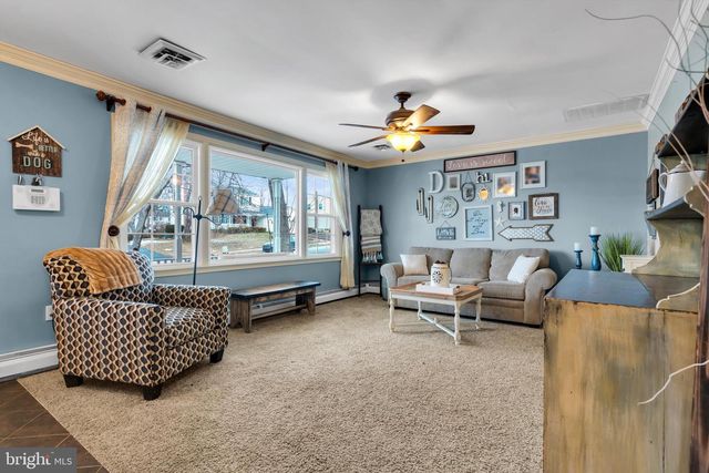 43 MORGAN RD, Aston, PA 19014