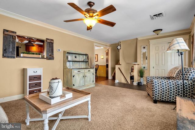 43 MORGAN RD, Aston, PA 19014