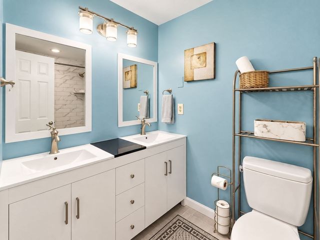 1216 Vfw Pkwy 41, Boston, MA 02132