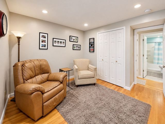 1216 Vfw Pkwy 41, Boston, MA 02132