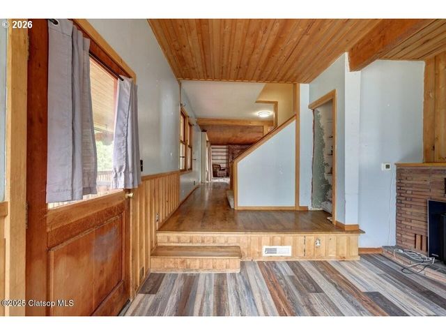 42684 HILLCREST Loop, Astoria, OR 97103