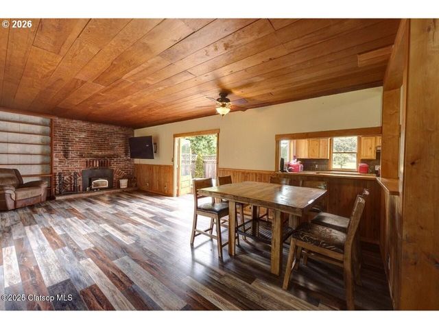 42684 HILLCREST Loop, Astoria, OR 97103