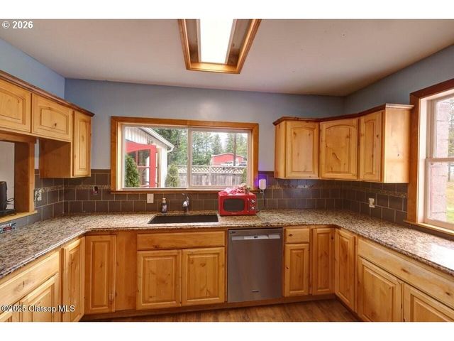 42684 HILLCREST Loop, Astoria, OR 97103
