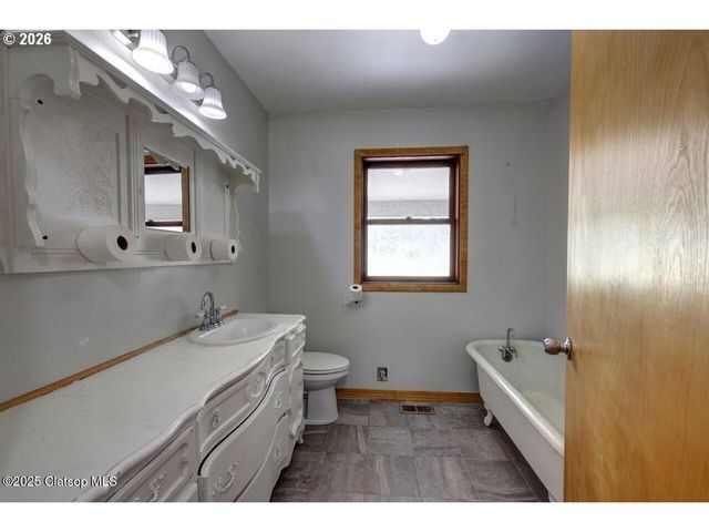 42684 HILLCREST Loop, Astoria, OR 97103