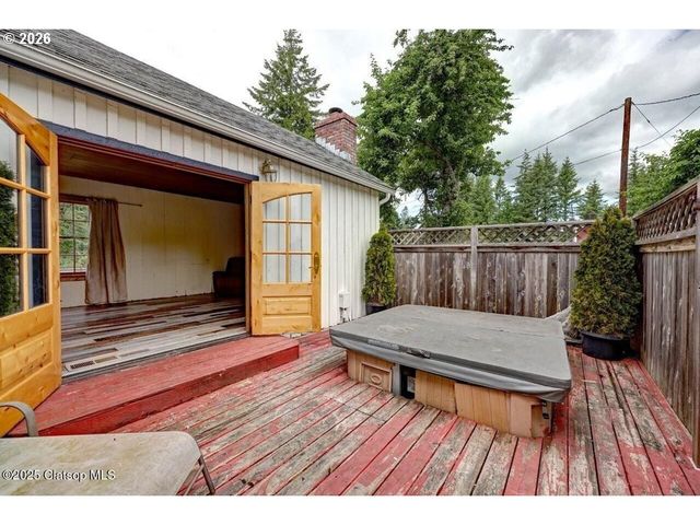 42684 HILLCREST Loop, Astoria, OR 97103