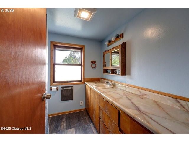 42684 HILLCREST Loop, Astoria, OR 97103