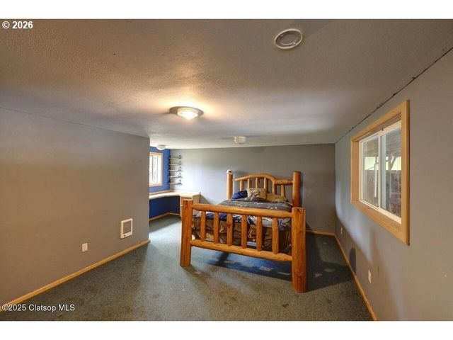 42684 HILLCREST Loop, Astoria, OR 97103