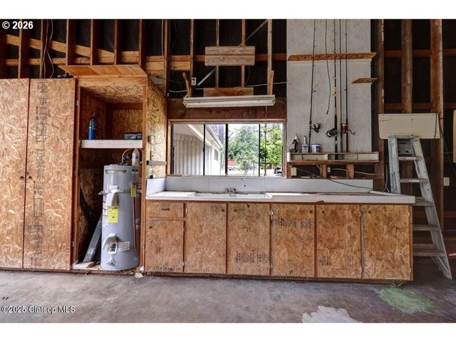 42684 HILLCREST Loop, Astoria, OR 97103