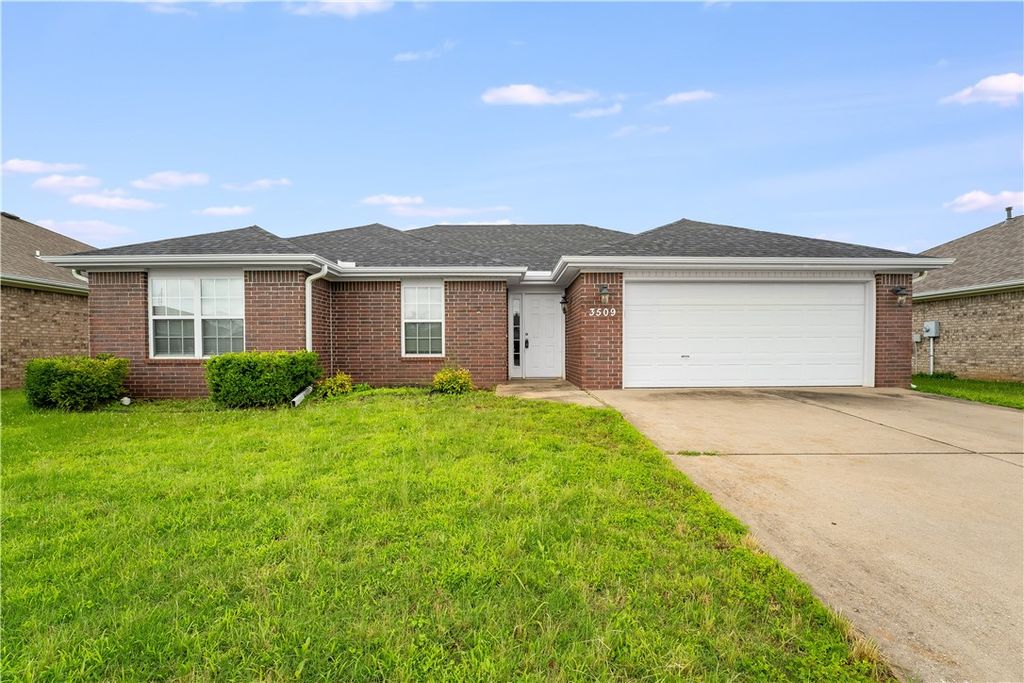 3509 SW Carriageway Avenue, Bentonville, AR 72712