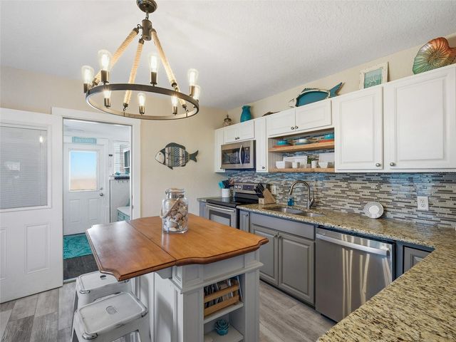 1711 MAGNOLIA STREET, New Smyrna Beach, FL 32168