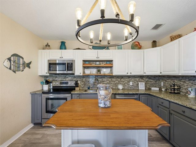 1711 MAGNOLIA STREET, New Smyrna Beach, FL 32168