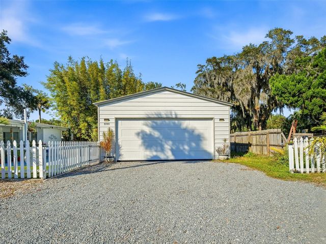1711 MAGNOLIA STREET, New Smyrna Beach, FL 32168