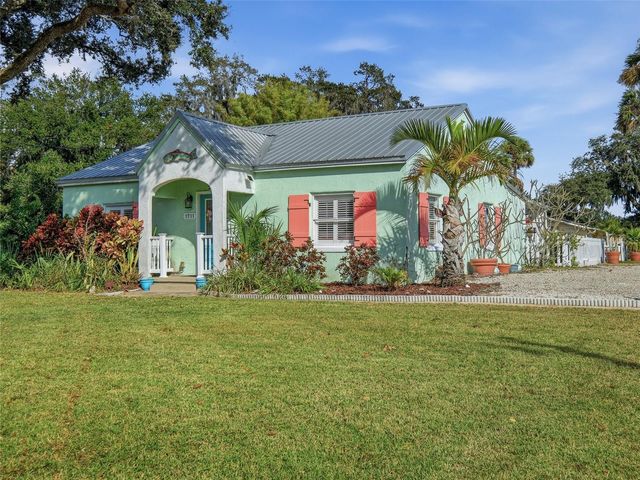 1711 MAGNOLIA STREET, New Smyrna Beach, FL 32168