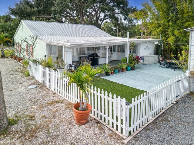 1711 MAGNOLIA STREET, New Smyrna Beach, FL 32168