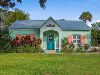 1711 MAGNOLIA STREET, New Smyrna Beach, FL 32168