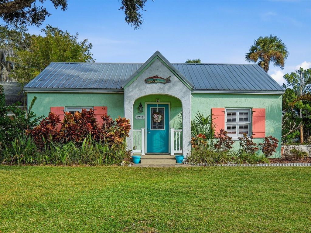 1711 MAGNOLIA STREET, New Smyrna Beach, FL 32168
