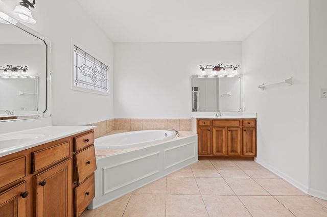 1701 MOSSY OAK LN, Collierville, TN 38017