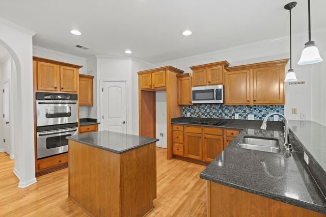 1701 MOSSY OAK LN, Collierville, TN 38017