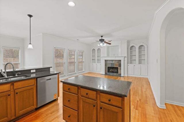 1701 MOSSY OAK LN, Collierville, TN 38017